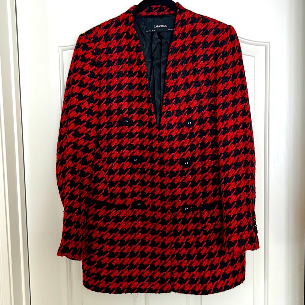 Zara Basic, red and black fitted blazer / stylish fit / small shoulder pads